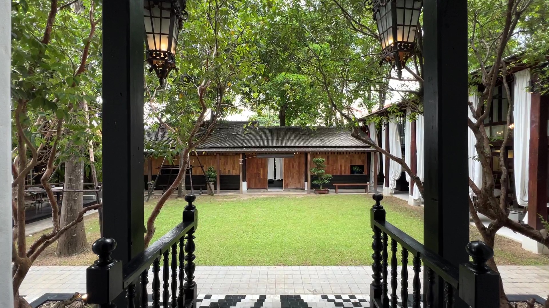 The Courtyard - Image 3